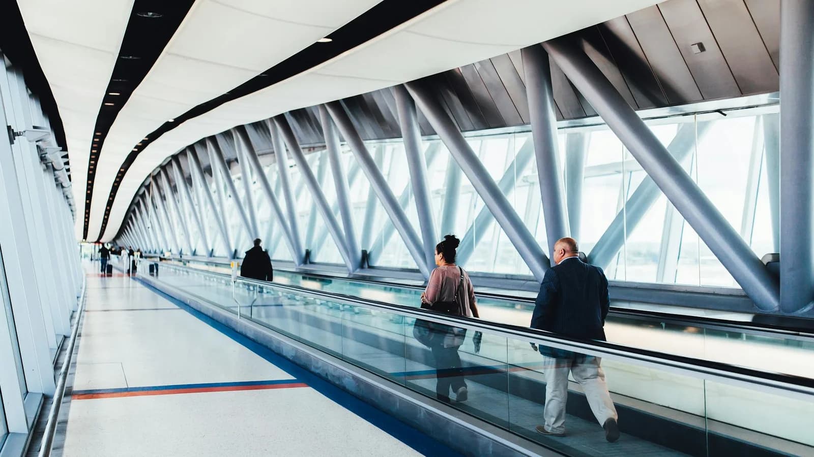 Airport terminal passenger flow zone