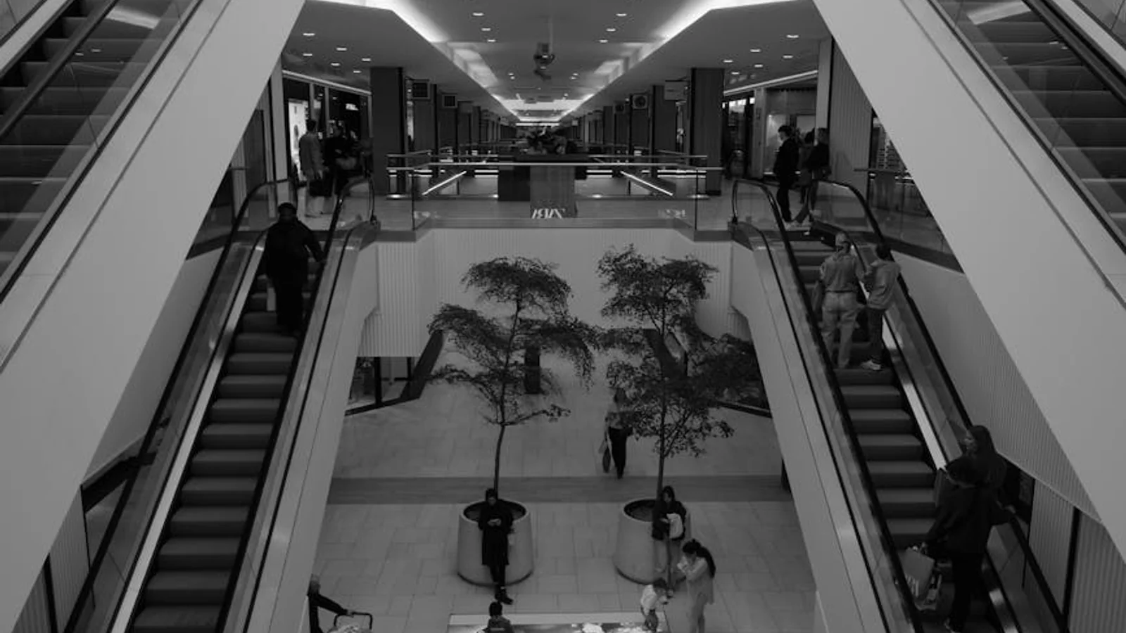 Shopping mall event calendar driving center-wide performance patterns