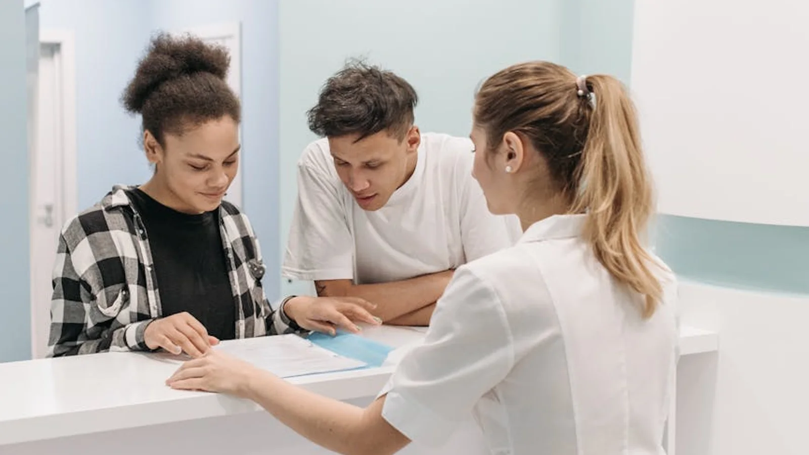 Healthcare outpatient environment with patient flow and waiting experience insights